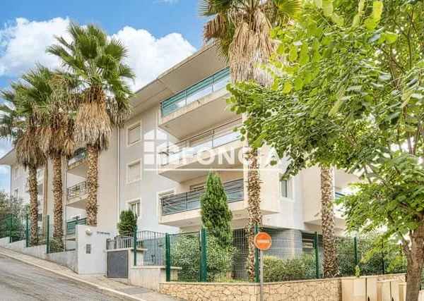 VALLAURIS, dans résidence récente, type 3 pièces de 54m2, parking double en sous-sol