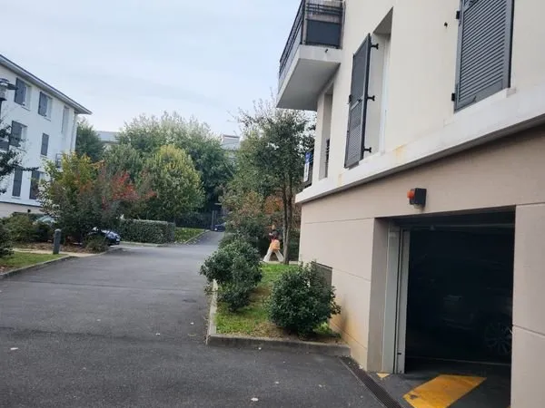 Stationnement Location Villeneuve-le-Roi   50€