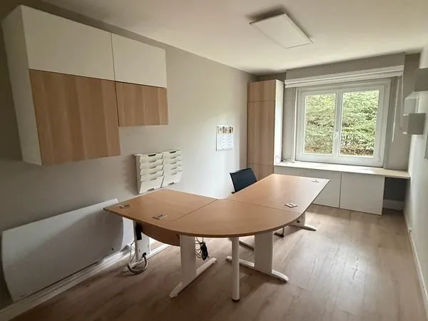 4 Bureaux 80m2 5P refaits neufs ZA Elancourt Trappes