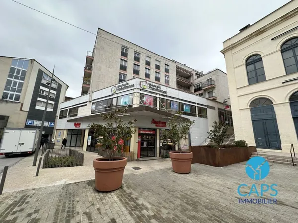 Local Professionnel de 50m2 en Hypercentre De Cahors.