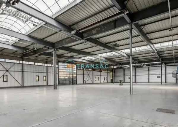 A Louer Entrepôt indépendant de 2 899m² sur un foncier de 4 037m² à Créteil
