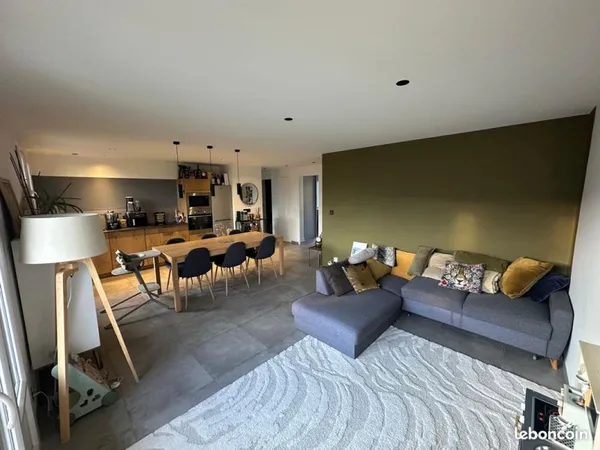 Appartement T4 traversant rénové de 68 m² - 3 chambres - Balcon - Hypercentre du Bourget du lac