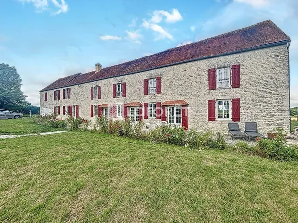 Maison 11 pièces 323 m²