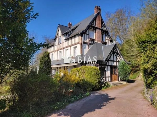 Maison 13 pièces 497 m²