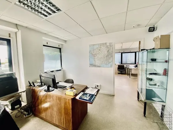 Local 600 m²
