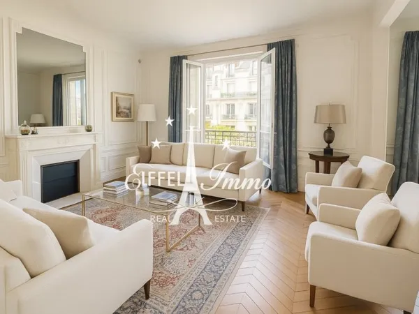 Haussmannien, étage élevé, balcon, climatisé, 3 suites