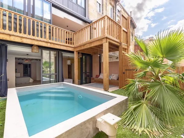 Vends maison pierre rénovée - 4/5 chambres - Piscine - Bordeaux Saint-Seurin - 182m²