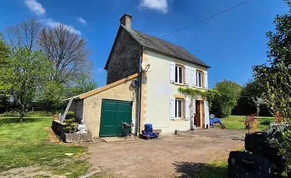 Maison individuelle habitable a finir 2 chambres (possibilite d'agrandir) + batiment et abri indepen
