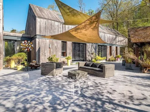 Maison 7 pièces 410 m²