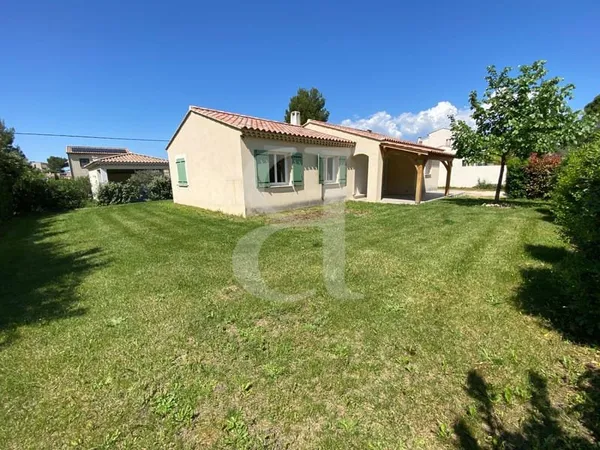 Ensemble immobilier de deux villas avec garages à Carpentras