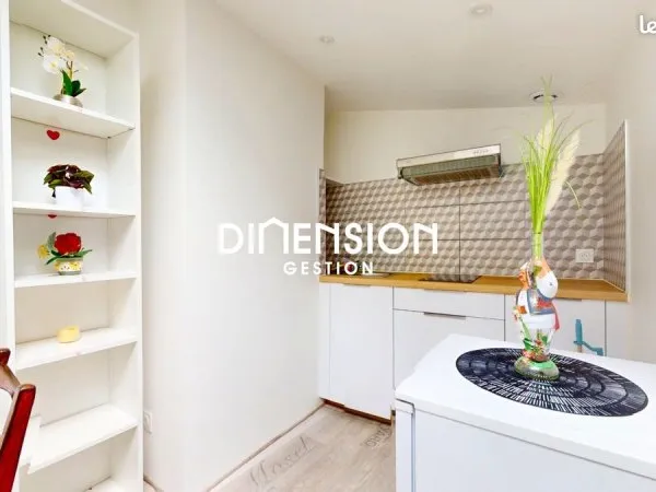 Studio 1 pièce 12 m²