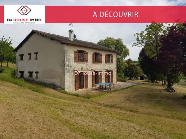 Propriété de 2 hectares et demi en Périgord vert composée d'une habitation T8 pierre (plus de 200 m²