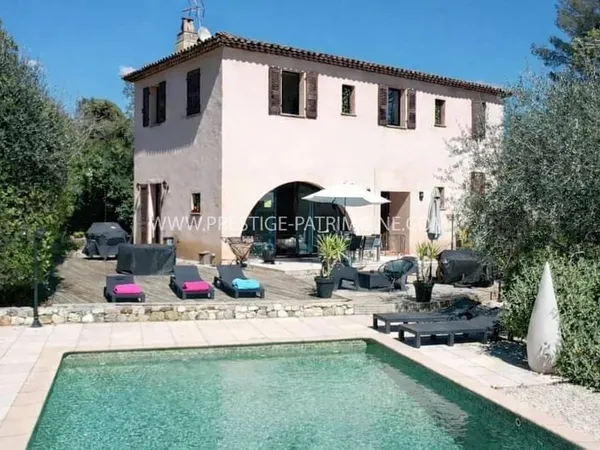 Villa 6 pièces 180 m²