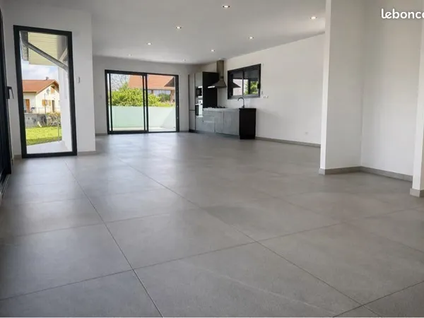 Maison contemporaine récente 169 m² Terrasse Jardin