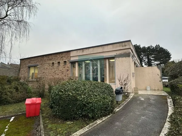 Maison de plain-pied 5 pièces 280 m²