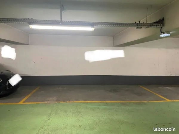 Location parking métro Monceau 75017