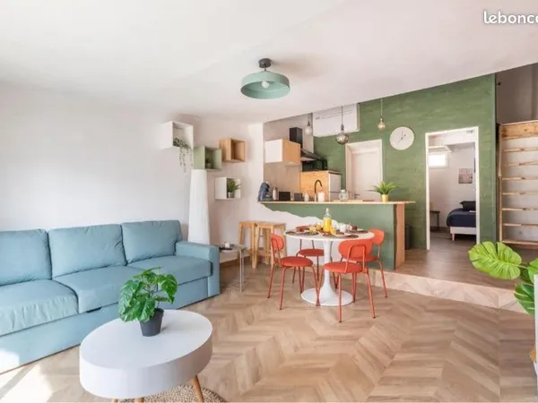 Appartement rénové avec 2 chambres