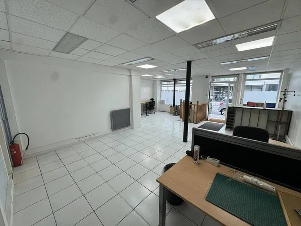 Local commercial 120 m²