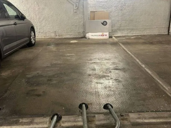 Parking 14 m²