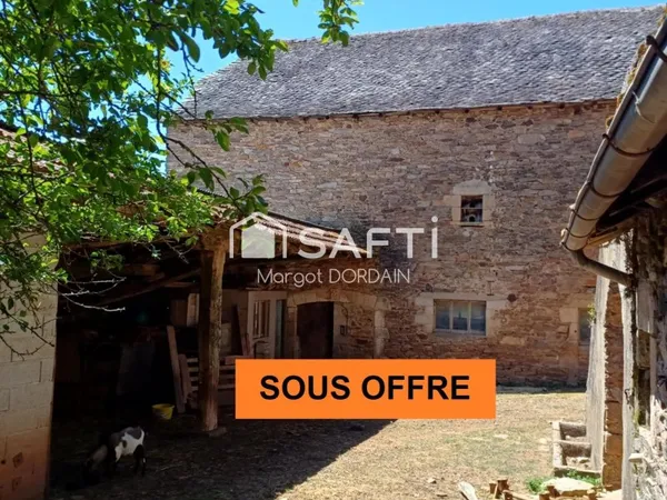 Idéalement située dans la charmante commune de Goutrens à 5mn de Rignac et 10mn de Saint-Christophe-