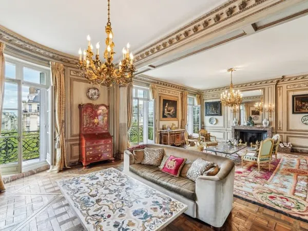 PARIS XVIème . Place des Etats-Unis- Appartement de réceptio