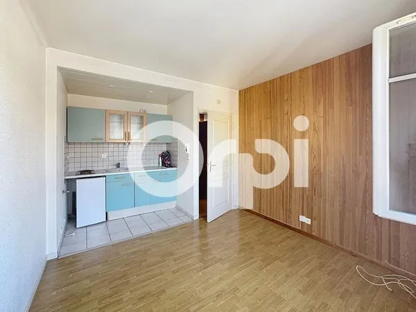 Location - Appartement type studio - Ville basse de Saint-Flour
