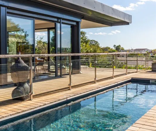 Villa d'architecte épurée avec vue exceptionnelle