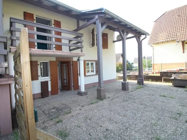 Maison de village.