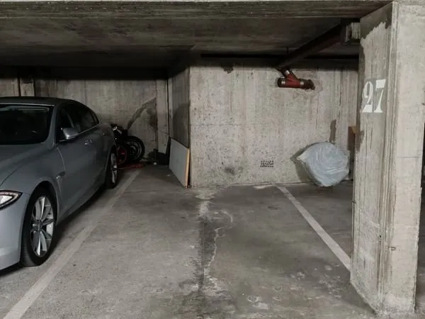Place de parking sécurisé