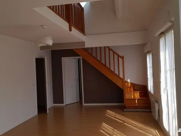 Apt 75 m2 Duplex Dernier étage