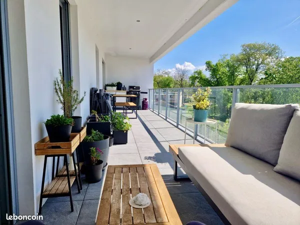 Appartement 3 pièces 61m2 + Terasse 25m2 - Saint Louis Centre