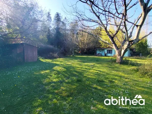 À vendre Terrain constructible de 1 400 m2, ens econde lig