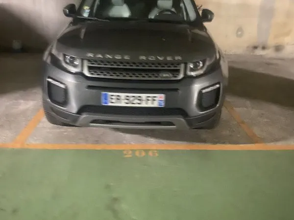 Loue parking 14m²