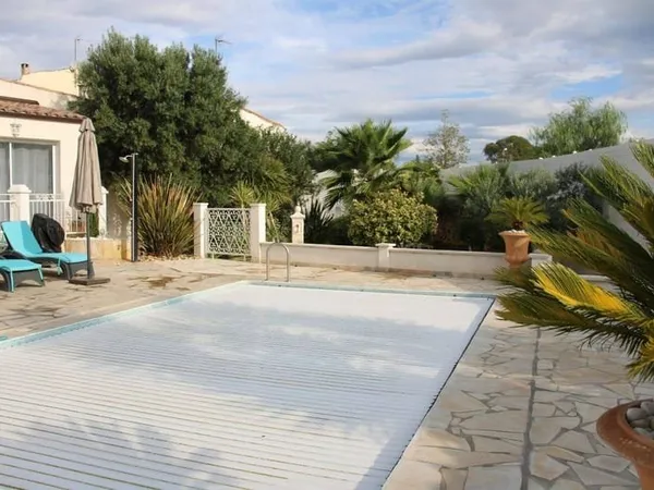 Maison 8 pièces 230 m²