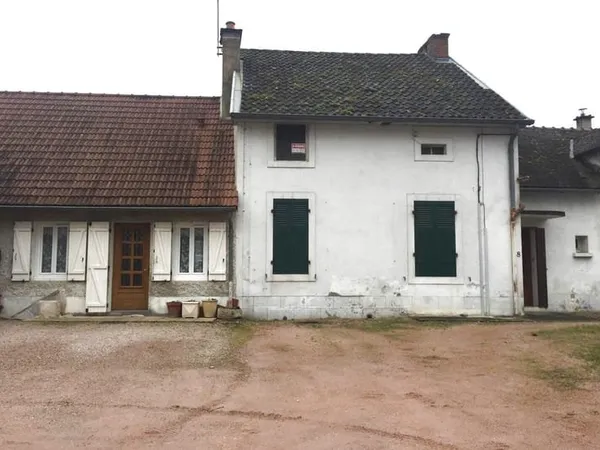 Maison de bourg avec terrain et garage. : IDEAL RENOVATION à