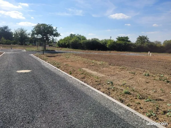 Terrain 891 m² ARDENTES PROCHE