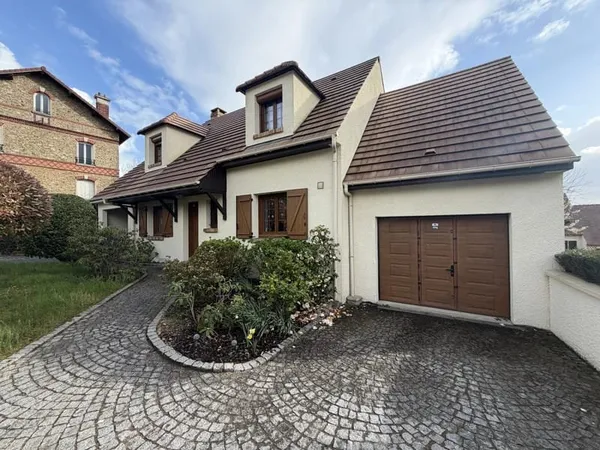 Maison familiale Condé Sainte Libiaire