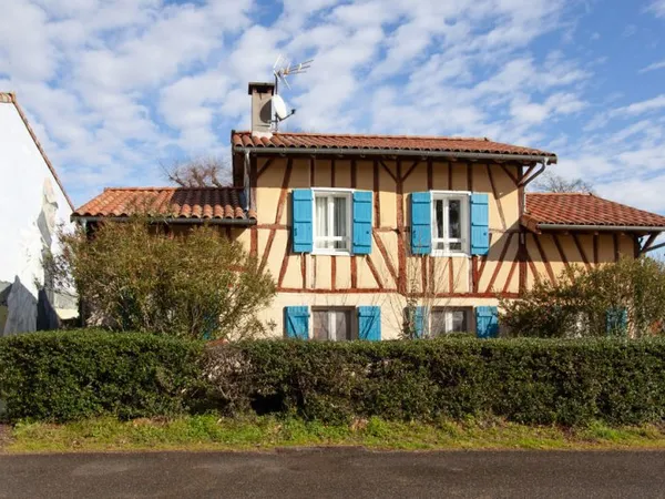 MAISON T5 130M2 AVEC PISCINE DANS UN ENVIRONNEMENT CALME / PROCHE EAUZE
