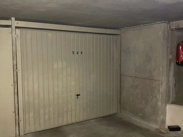 Garage fermé résidence sécurisé Sans Souci - Monplaisir