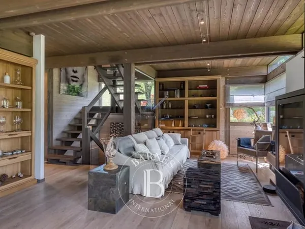 CHALET CONTEMPORAIN -SKI IN/SKI OUT- DEMI-QUARTIER