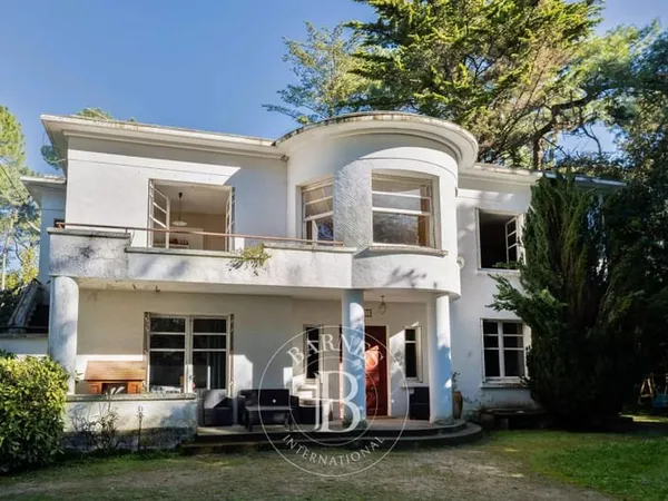 LA BAULE LES PINS - Villa classée