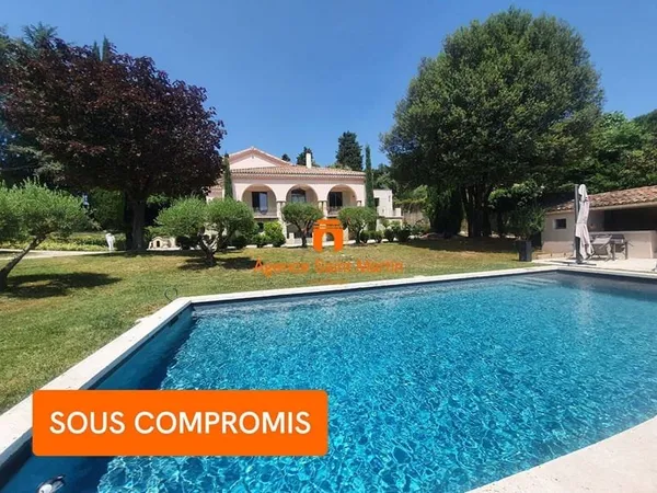 Maison 5 pièces 240 m²