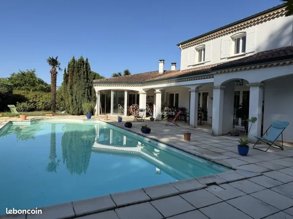 Maison 7 pièces 212 m²