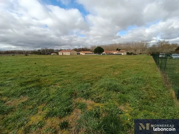 Terrain 1387 m² Baignes-Sainte-Radegonde