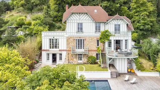 Maison 302 m²