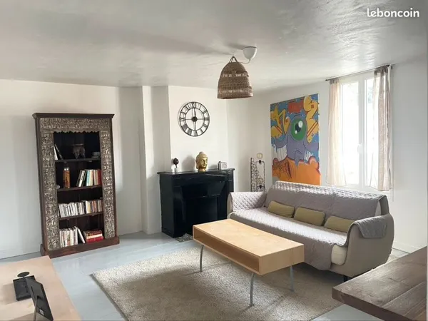 Castets, Appartement en maison de ville, coeur de village
