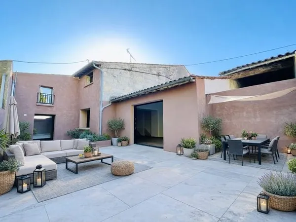 Maison de 7 pièces principales avec une terrasse de 56m2