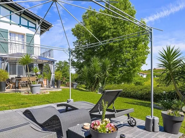 SUPERBE BAS DE MAISON