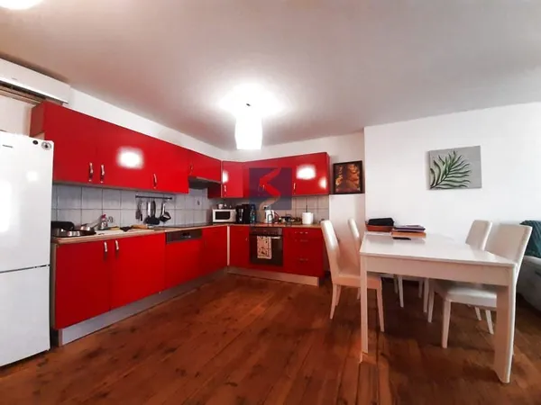 Local commercial + Appartement T3
