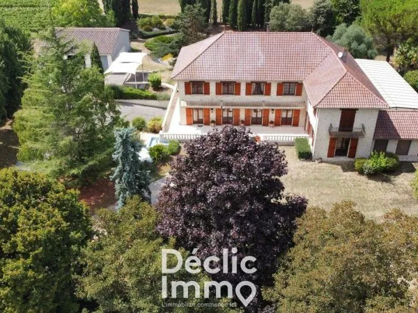 Villa 10 pièces 424 m²